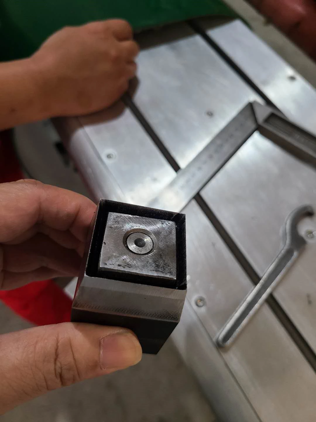 Poinçonneuse de trous ovales carrés ronds de ceinture d'unité centrale de PVC de 2000mm large