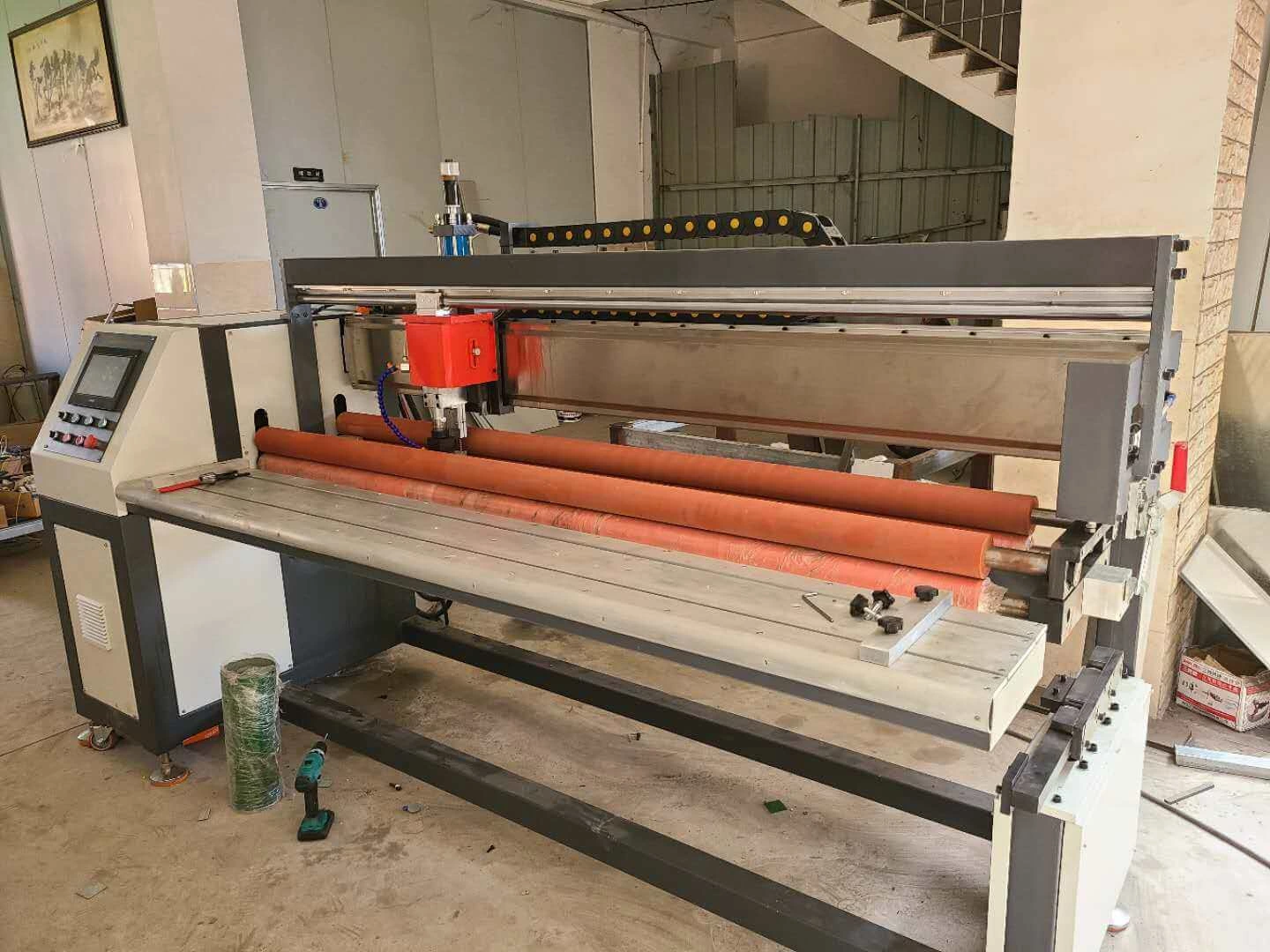 Poinçonneuse de trous ovales carrés ronds de ceinture d'unité centrale de PVC de 2000mm large