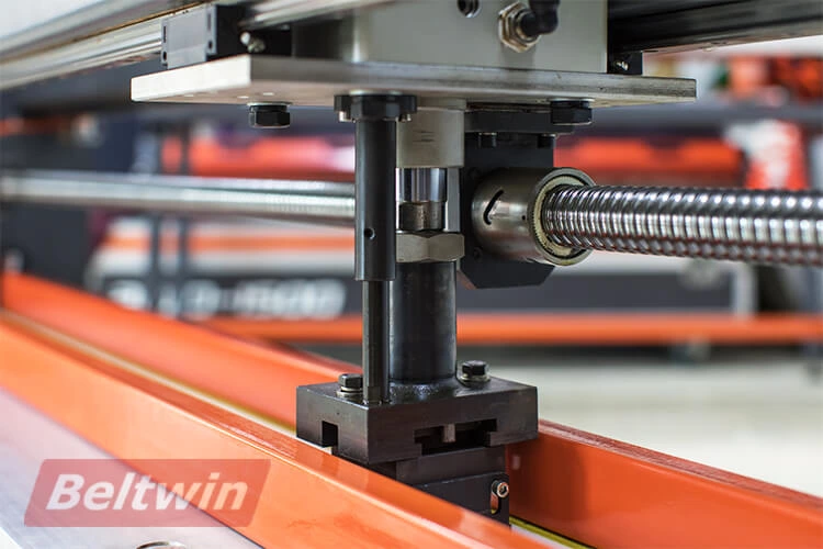 Perforateur automatique de doigt de ceinture d'unité centrale de PVC TB1000-4000