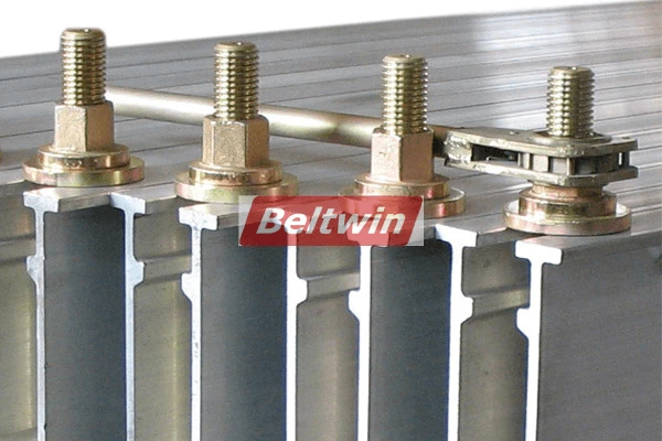 Presse de vulcanisation à chaud pour sacs à eau pour bandes transporteuses en caoutchouc DSLQ-II