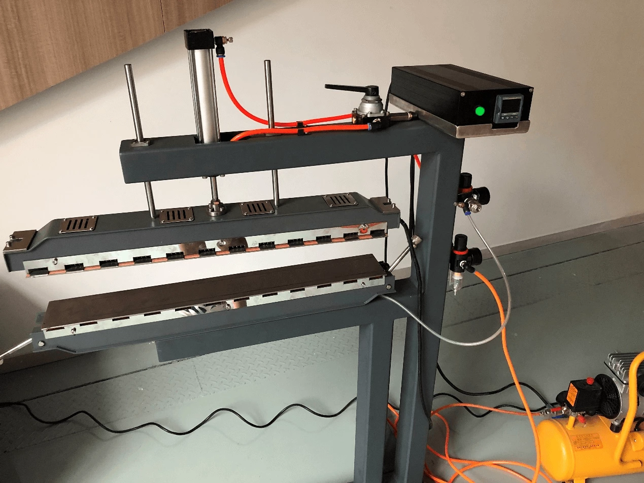 Presse à épissure à bande compacte à refroidissement par air 600x50mm