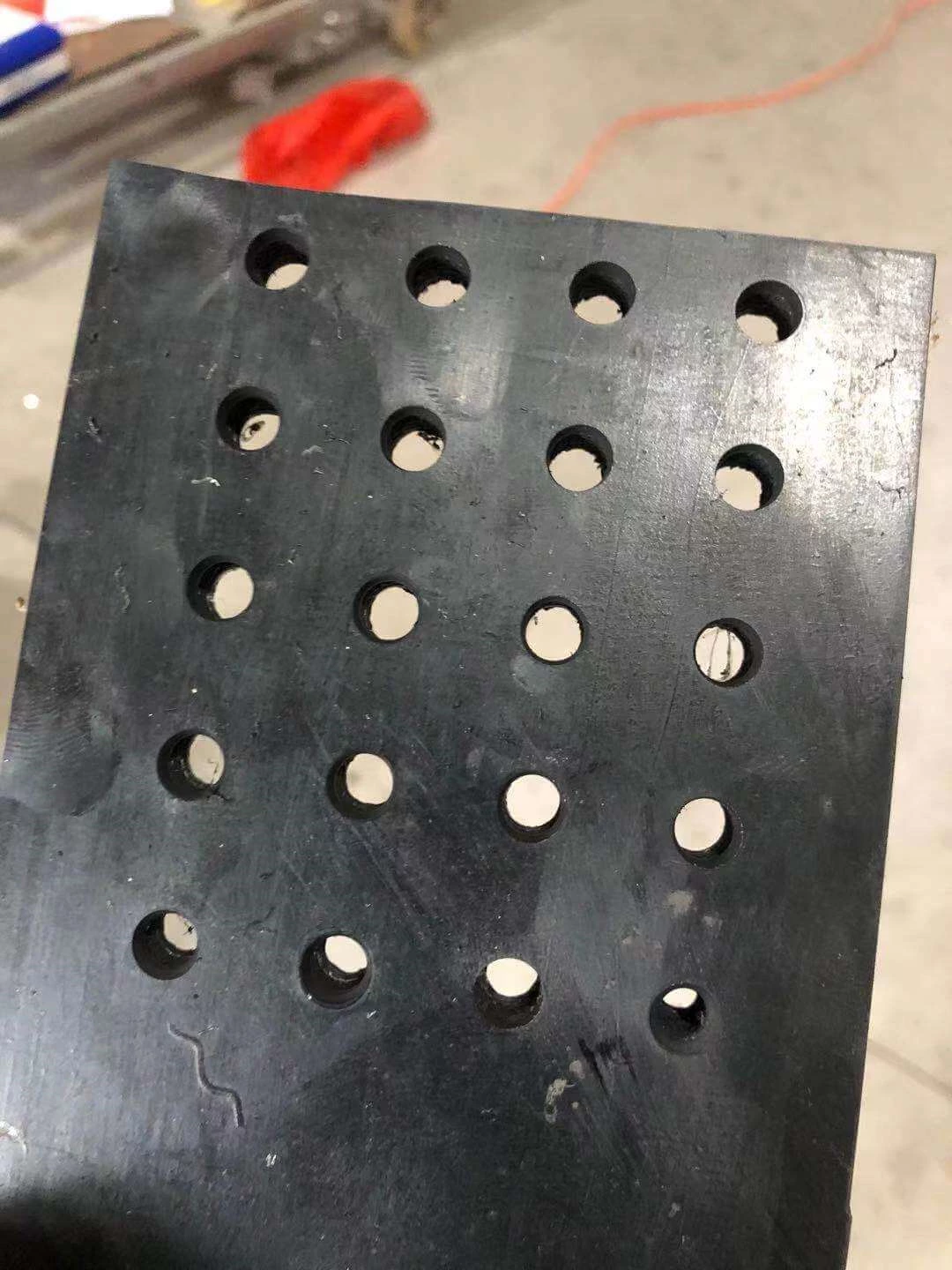 Perçage de trous de machine de perforation de bande transporteuse en caoutchouc EP