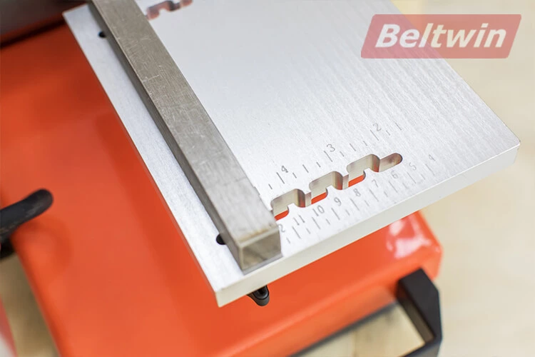 Nouveau séparateur de plis de ceinture en PVC PU SC130