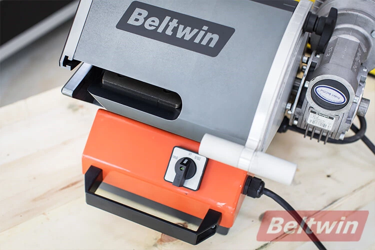 Nouveau séparateur de plis de ceinture en PVC PU SC130