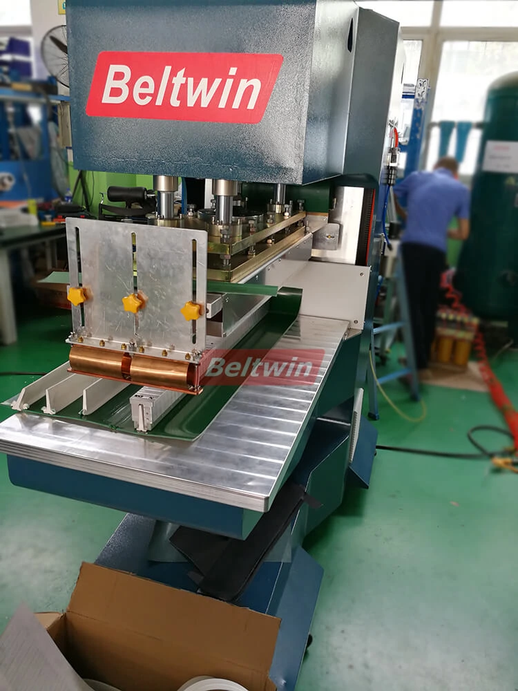 Inspection de machine à haute fréquence de 15 KW par un client britannique