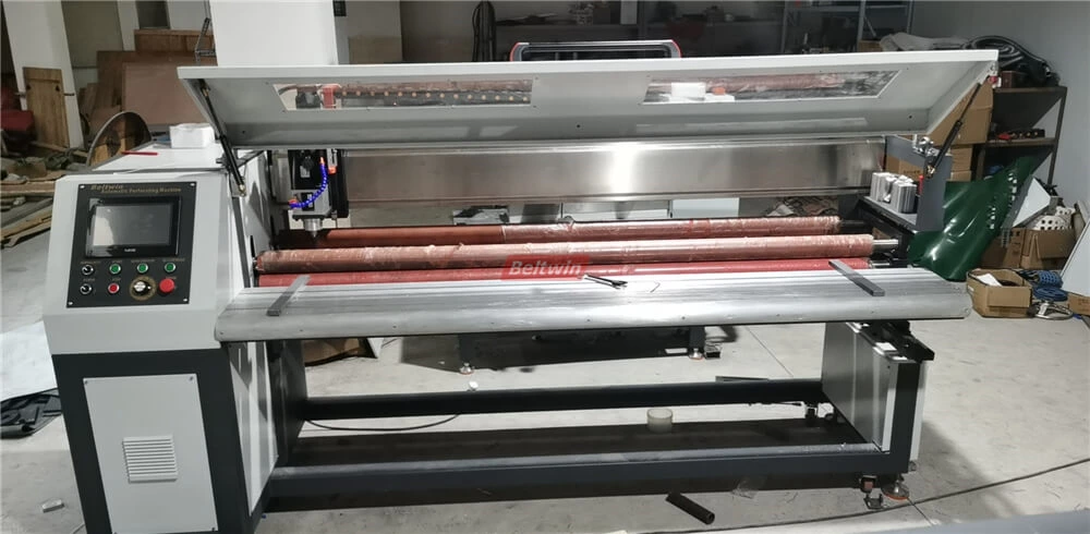 Machine de perforation automatique de 2000 mm avec couvercle de protection