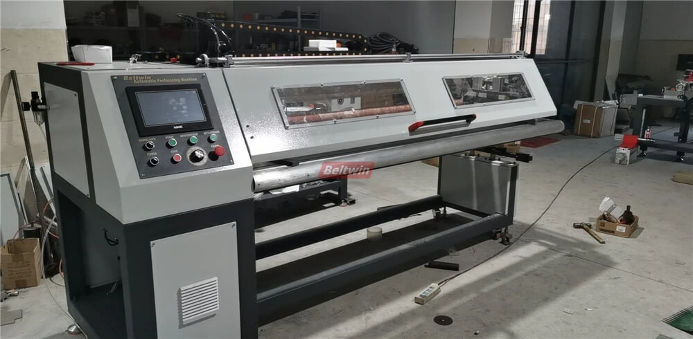 Machine de perforation automatique de 2000 mm avec couvercle de protection