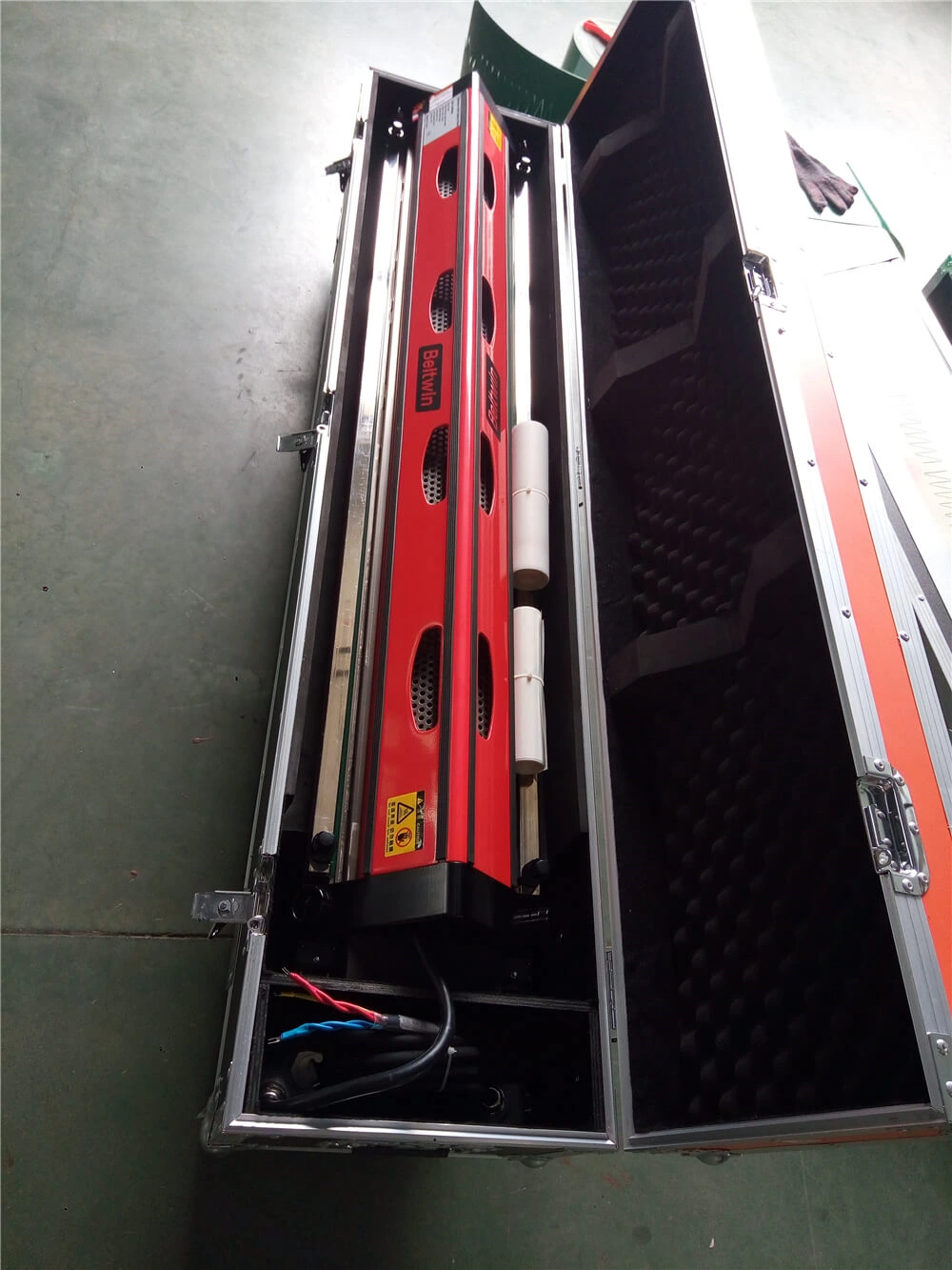 Livraison 2 presses de refroidissement par air PCS PA1200 pour joindre la ceinture PVC / PU