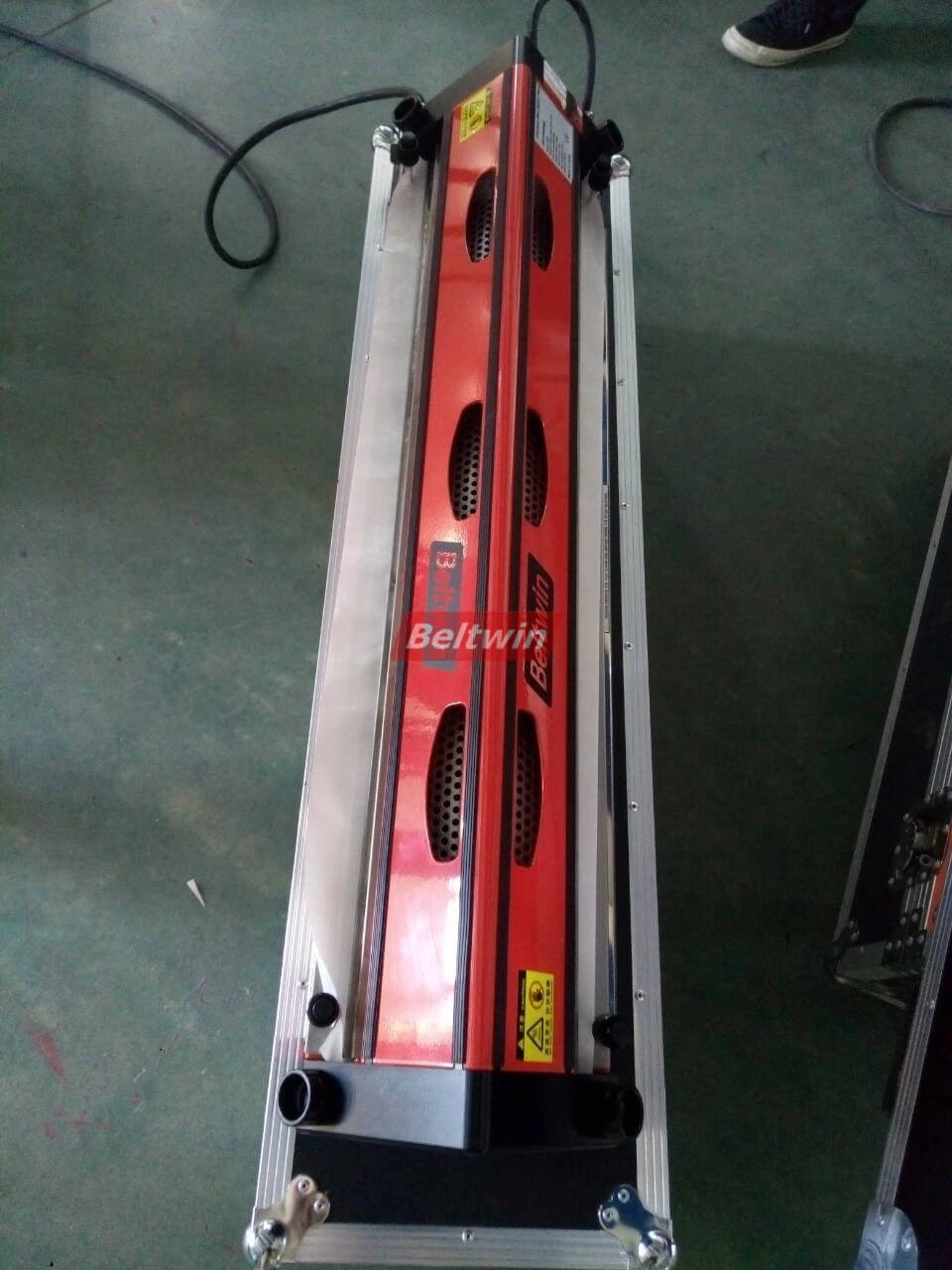 Livrer le perforateur manuel au client