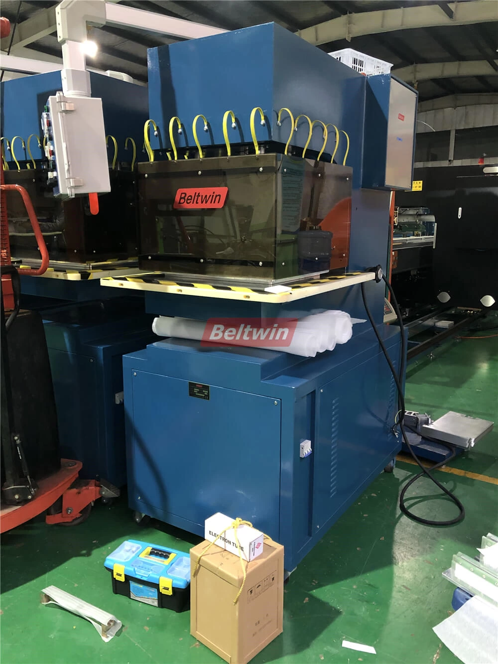 Livraison de la machine haute fréquence 12KW en février 2020