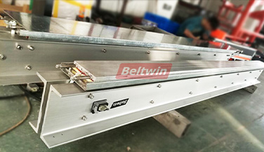 Livraison de la presse de refroidissement par eau Beltwin 3400x150mm en Colombie, longueur effective: 3200mm