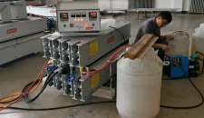 Vidéo de refroidissement de la machine à bande transporteuse en caoutchouc de vulcanisation