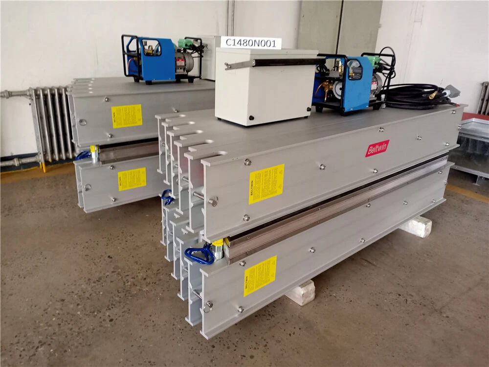 Livraison Deux ensembles vulcanisateur DSLQ-S 870x2100mm Aux États-Unis (200PSI, 22Degree, Peut être utilisé pour une largeur de bande de 1800mm)