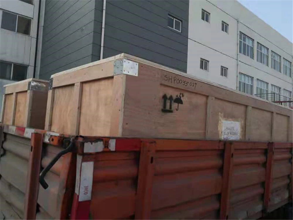 Livraison Deux ensembles vulcanisateur DSLQ-S 870x2100mm Aux États-Unis (200PSI, 22Degree, Peut être utilisé pour une largeur de bande de 1800mm)