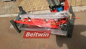 Poinçonneuse à doigts pneumatique 1600mm et presse à refroidissement par eau 600 livrées au Pakistan