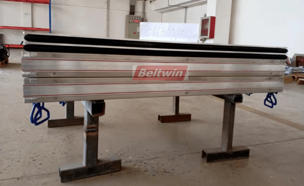 Plaque chauffante de vulcanisateur 710*1420mm 22 degrés avec sac de pression et plaque de compensation de pression, convient au vulcanisateur sectionnel Almex, expédié en australie.