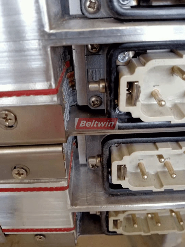 Plaque chauffante de vulcanisateur 710*1420mm 22 degrés avec sac de pression et plaque de compensation de pression, convient au vulcanisateur sectionnel Almex, expédié en australie.