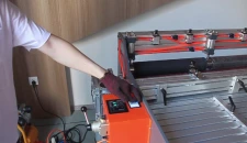 Comment découper une bande transporteuse en PVC?