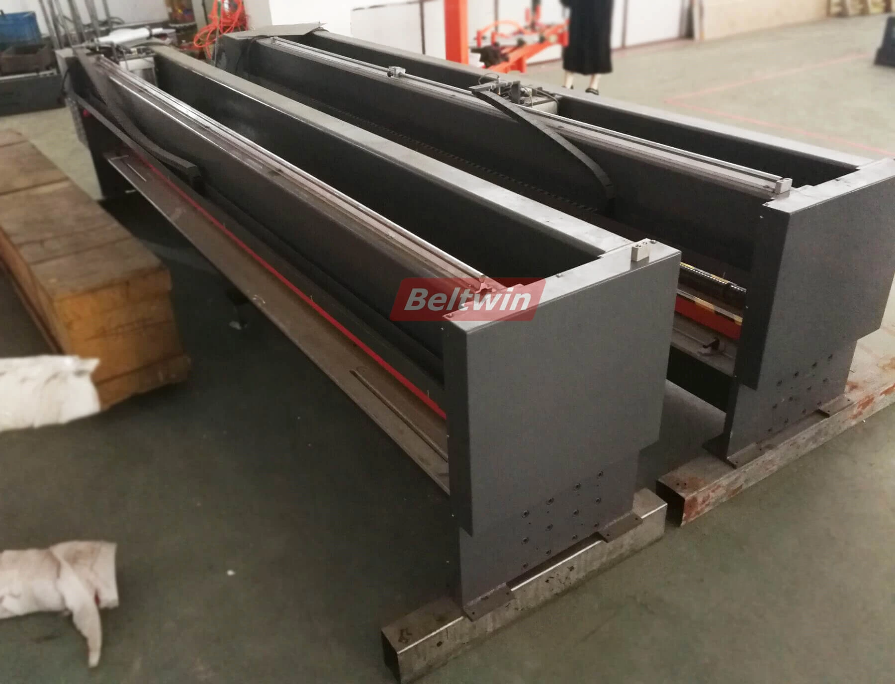 Livraison de machines à bande PVC/PU Beltwin au Royaume-Uni