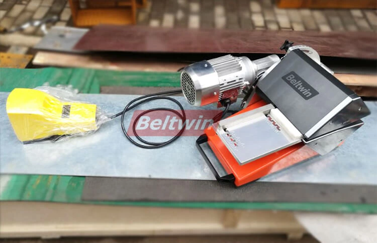 Livraison au Canada de machines de traitement de courroies en PVC/PU Beltwin (séparation de courroies/poinçonnage/assemblage des doigts)