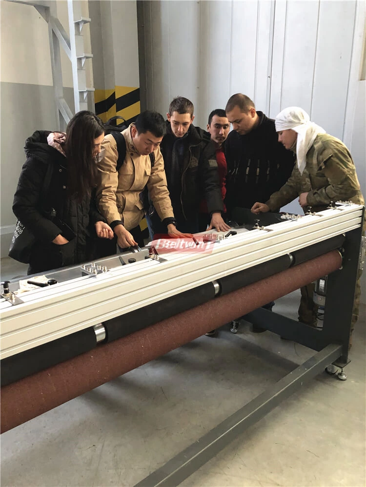 Fournir une formation sur l'équipement aux clients ouzbeks