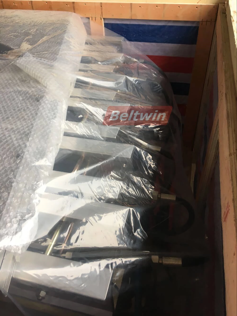 Livraison de vulcanisateur de type hydraulique Beltwin en Iran&nbsp;!