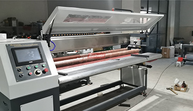 Machine de perforation automatique de 2000 mm avec couvercle de protection