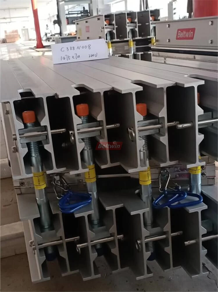 Livraison de vulcanisateur à courroie en caoutchouc en janvier 2020