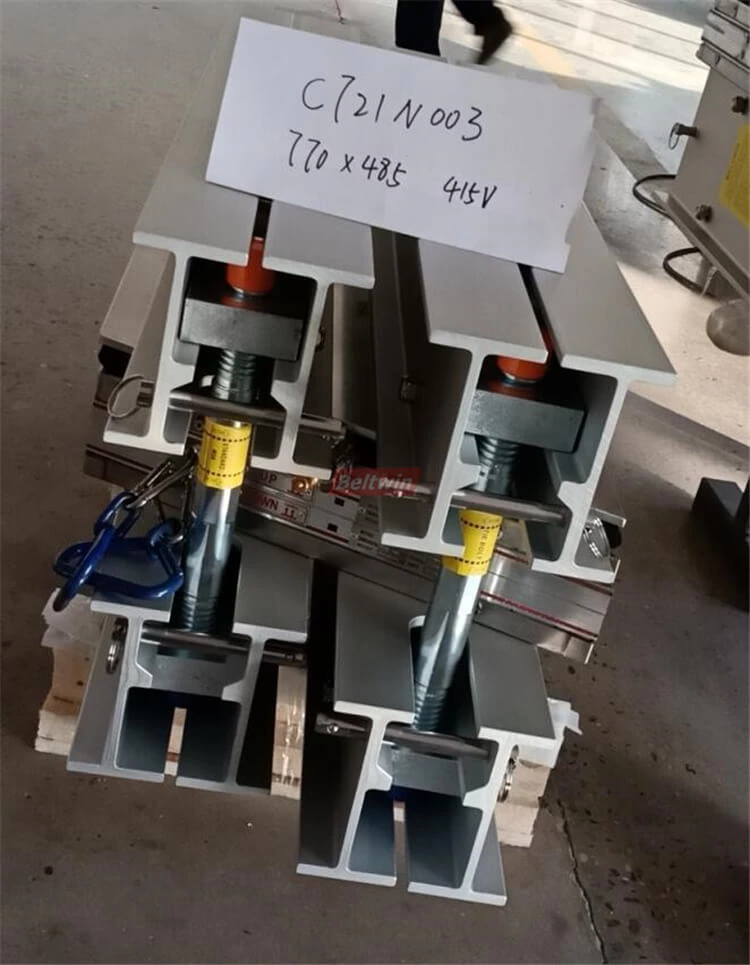 Livraison de vulcanisateur à courroie en caoutchouc en janvier 2020