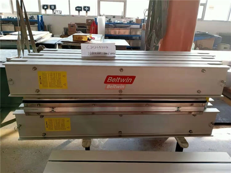 Livraison de vulcanisateur à courroie en caoutchouc en janvier 2020