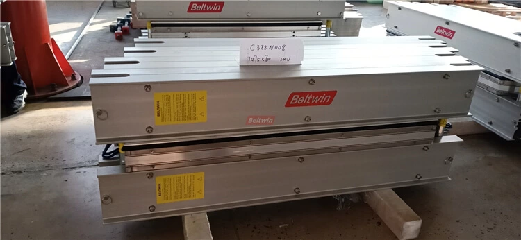 Livraison de vulcanisateur à courroie en caoutchouc en janvier 2020