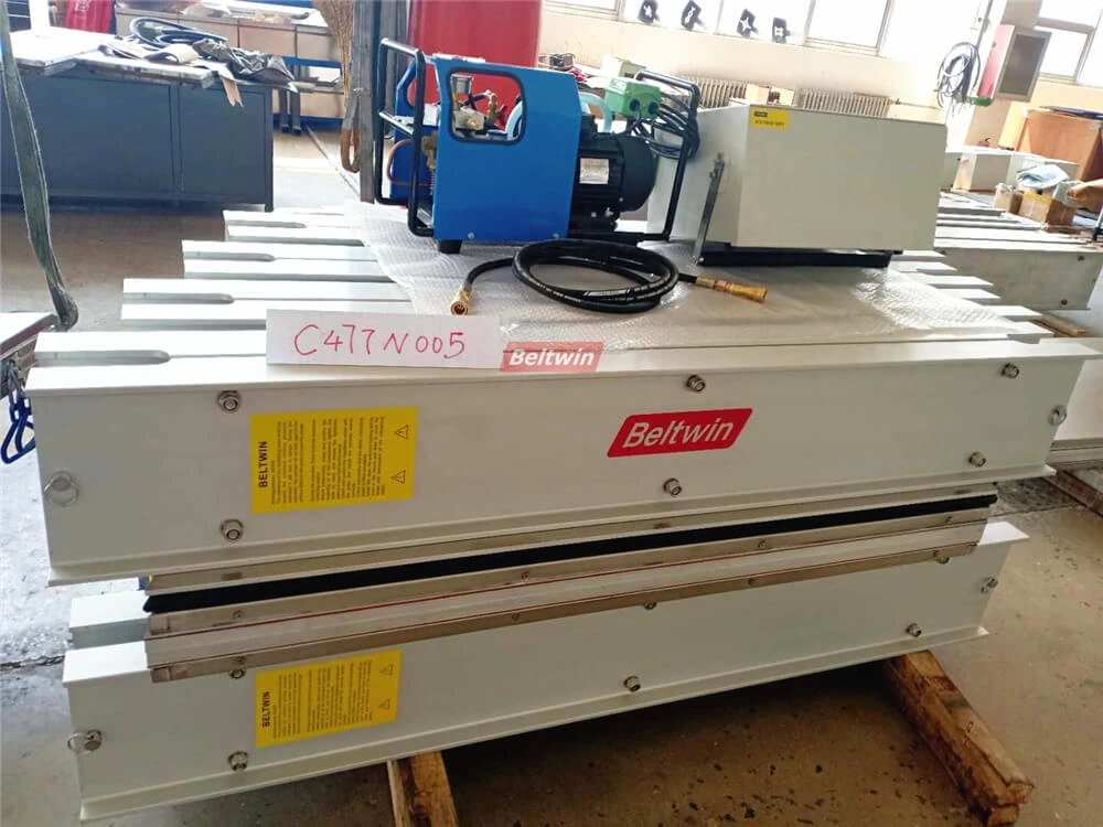 Vulcanisateur sectionnel pour ceinture de 1200 mm de largeur, livraison en Argentine