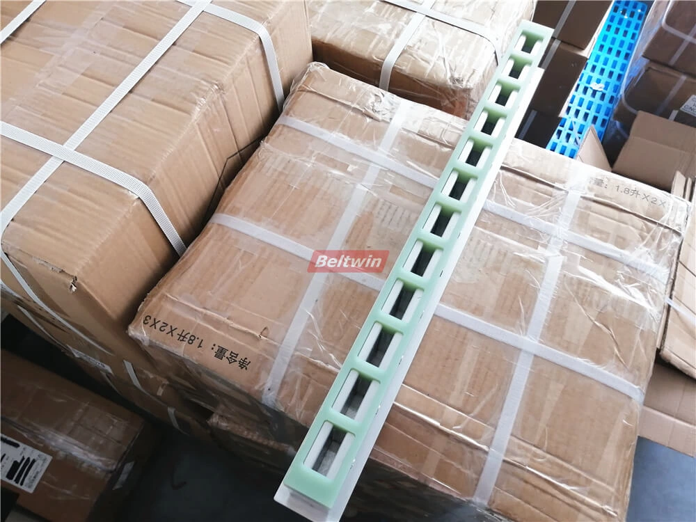 Moule à taquet spécial: peut souder 12 taquets en une seule fois.