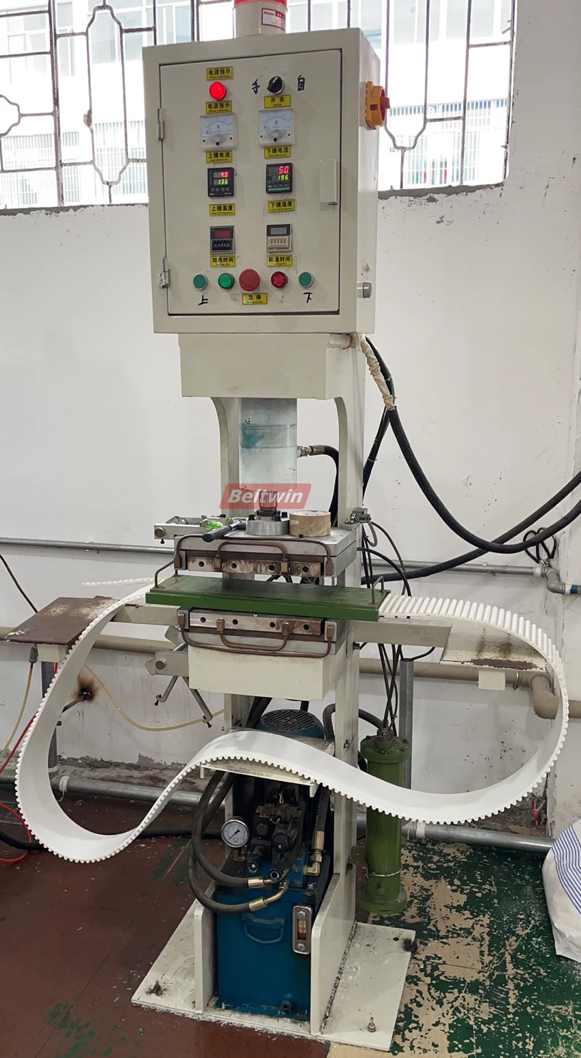 Machine d'assemblage de courroie de distribution