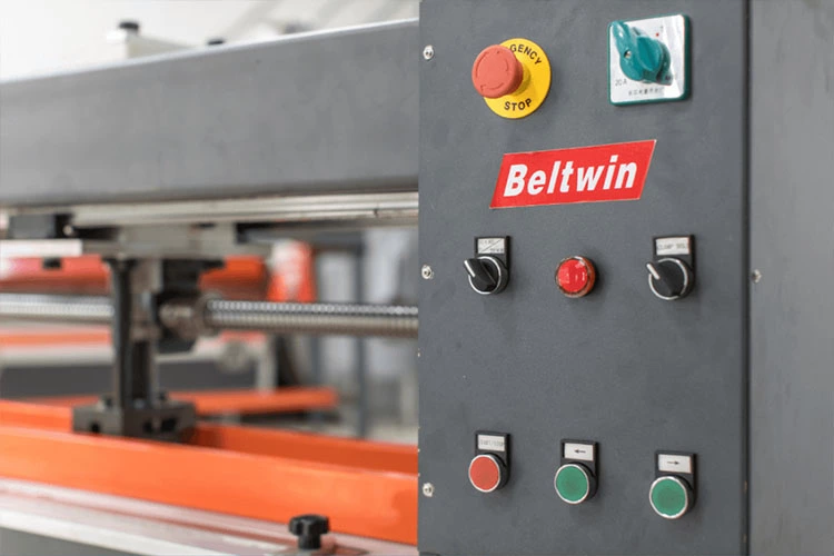 Perforateur automatique de doigt de ceinture d'unité centrale de PVC TB1000-4000