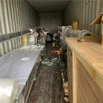 Refendeuse à bande transporteuse avec enrouleur et enrouleur et table de travail (version européenne)