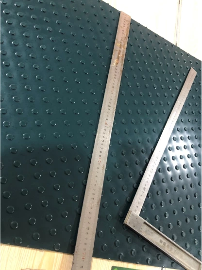 Comment épisser une bande transporteuse en pvc à goujons ronds