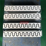 Moules de guidage, de paroi latérale et de profils de tasseaux de bande transporteuse pour le soudage de bande à haute fréquence