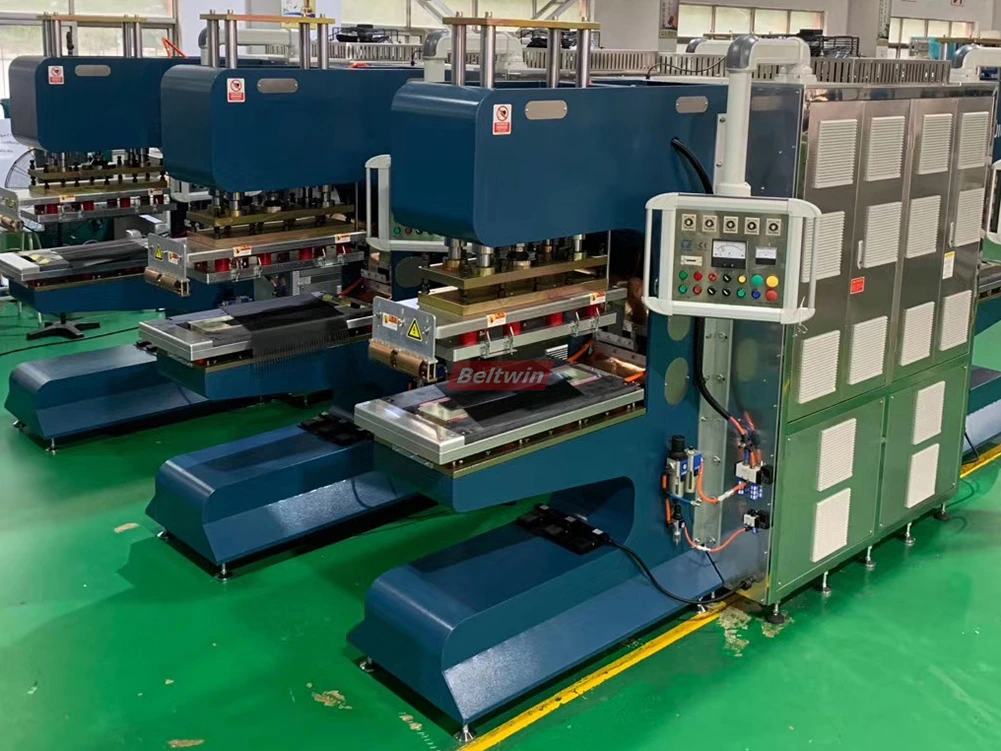 Machine de soudure à haute fréquence 25KW pour tapis roulant, épissure de ceinture d'unité centrale de PVC et flanc de taquet de soudure, guide