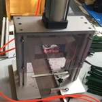 Machine de découpe de crampons PVC/PU