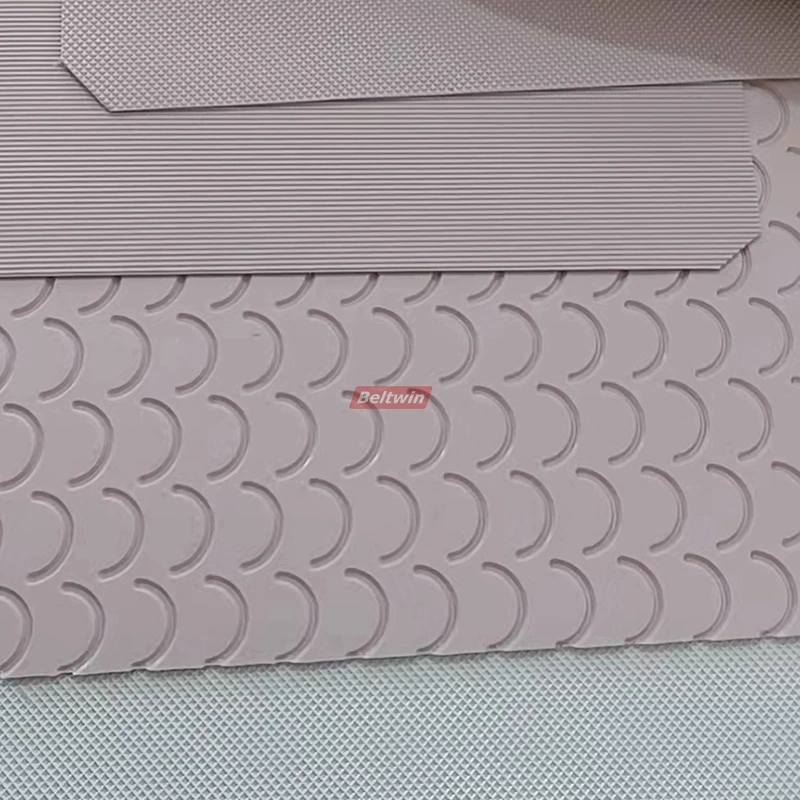 Moule en silicone pour assembler différents types de bandes transporteuses