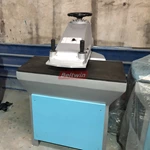 Poinçonneuse à courroie de distribution