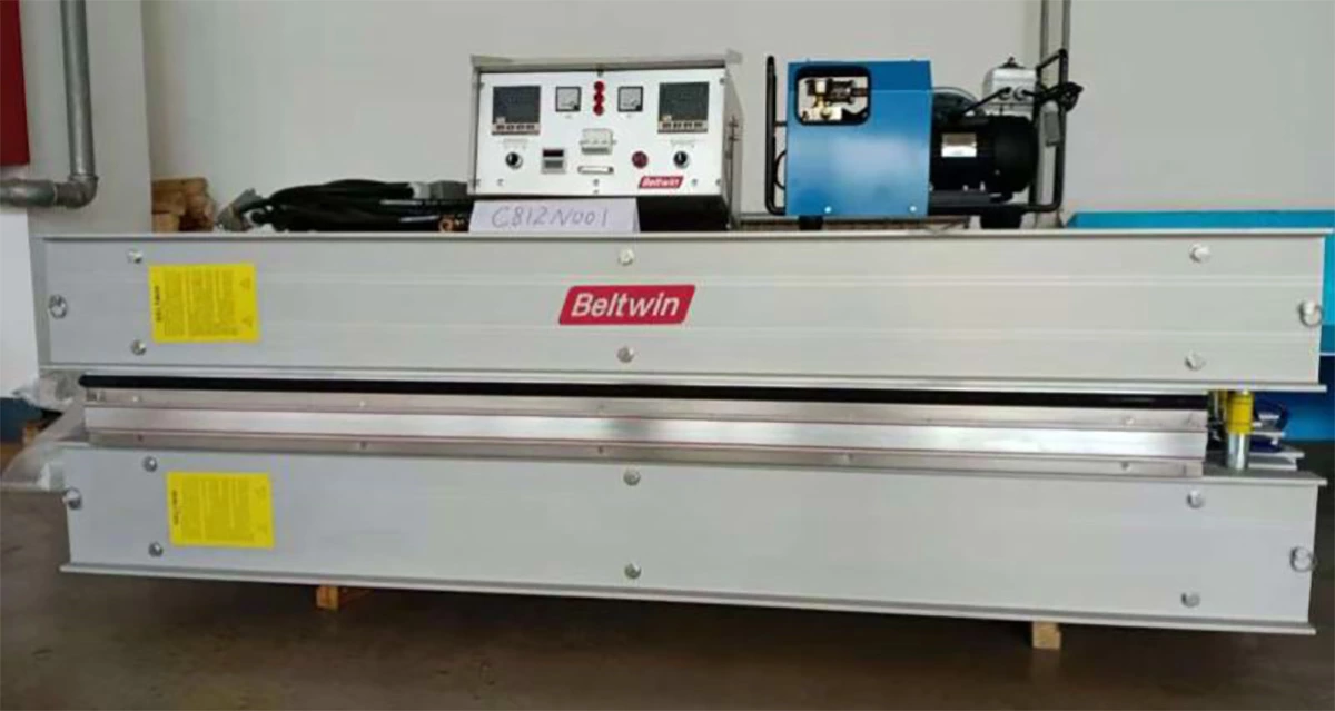 Solution totale d'atelier de bande transporteuse pour le client algérien