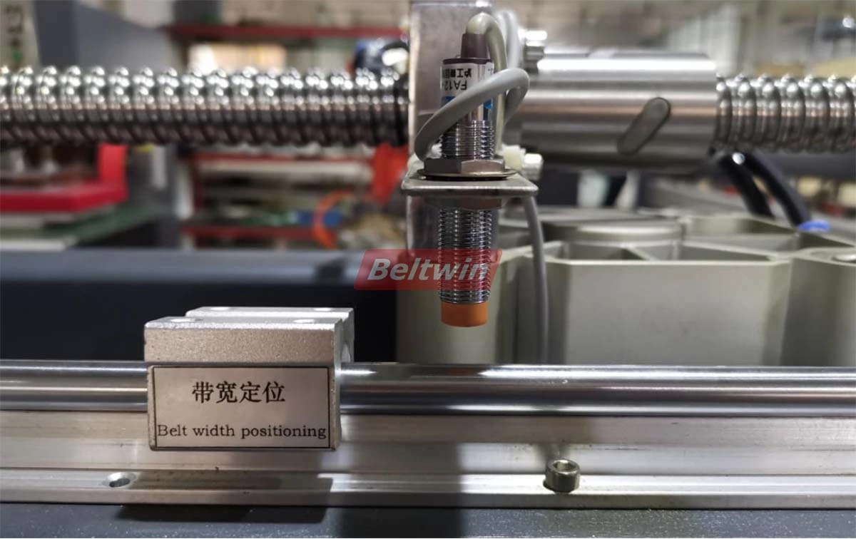 Pourquoi choisir le poinçon automatique pour poinçonner les doigts sur les courroies en PVC/PU&nbsp;?