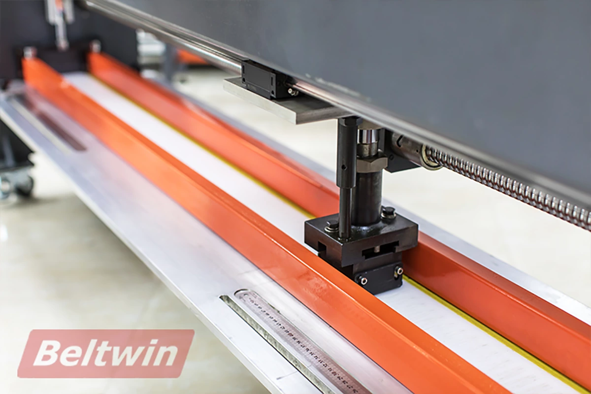 Pourquoi choisir le poinçon automatique pour poinçonner les doigts sur les courroies en PVC/PU&nbsp;?