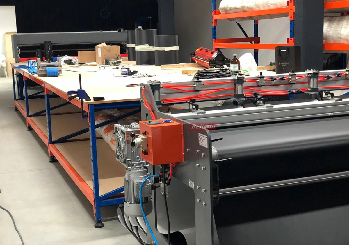 Pourquoi choisir le poinçon automatique pour poinçonner les doigts sur les courroies en PVC/PU&nbsp;?