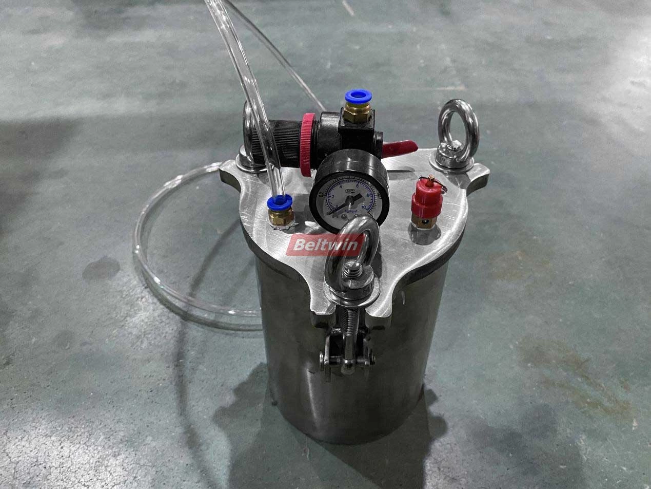 Machine de soudage de profilés longitudinaux QB1300H-2000H (version européenne)