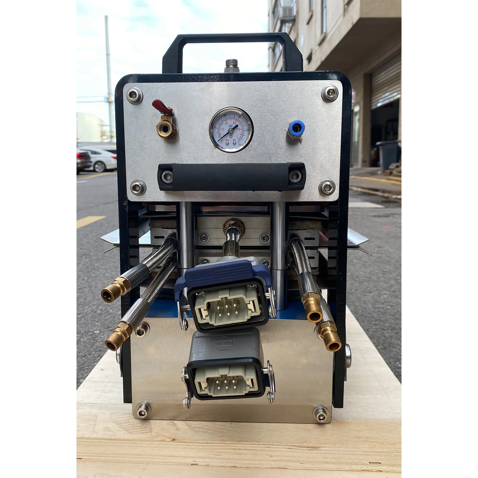 Presse à refroidissement par eau avec corps en alliage d'aluminium, courroie en PVC et PU PB1100-2100(200)