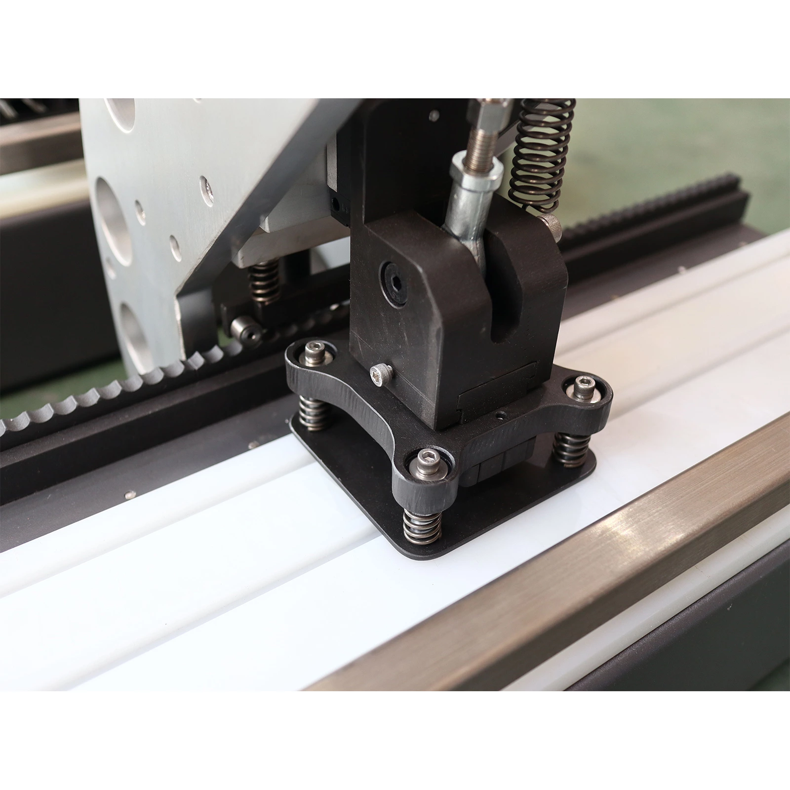 Poinçonneuse robuste TC1000H - 1600H