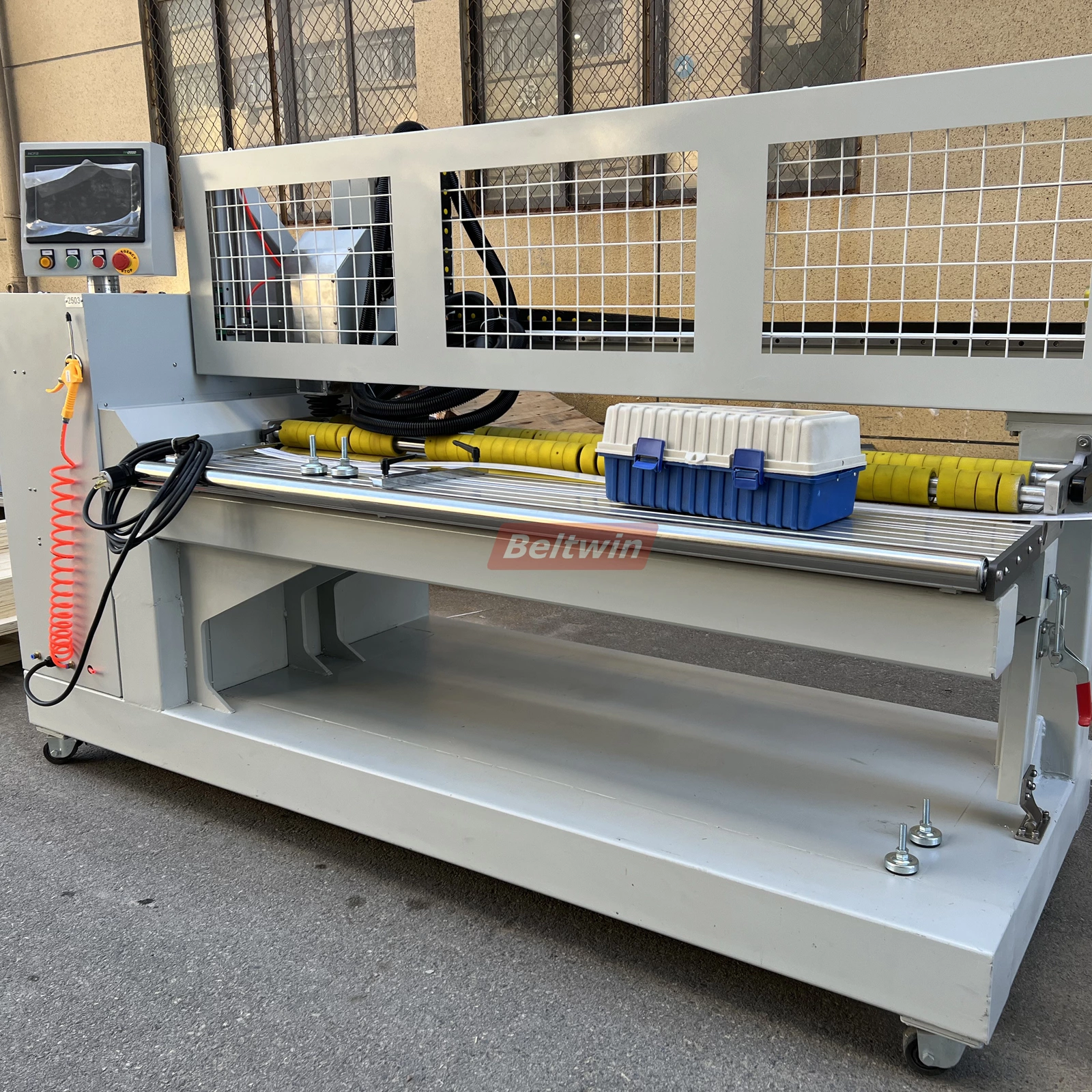 Perforatrice de bandes PVC/PU TD1100-3200